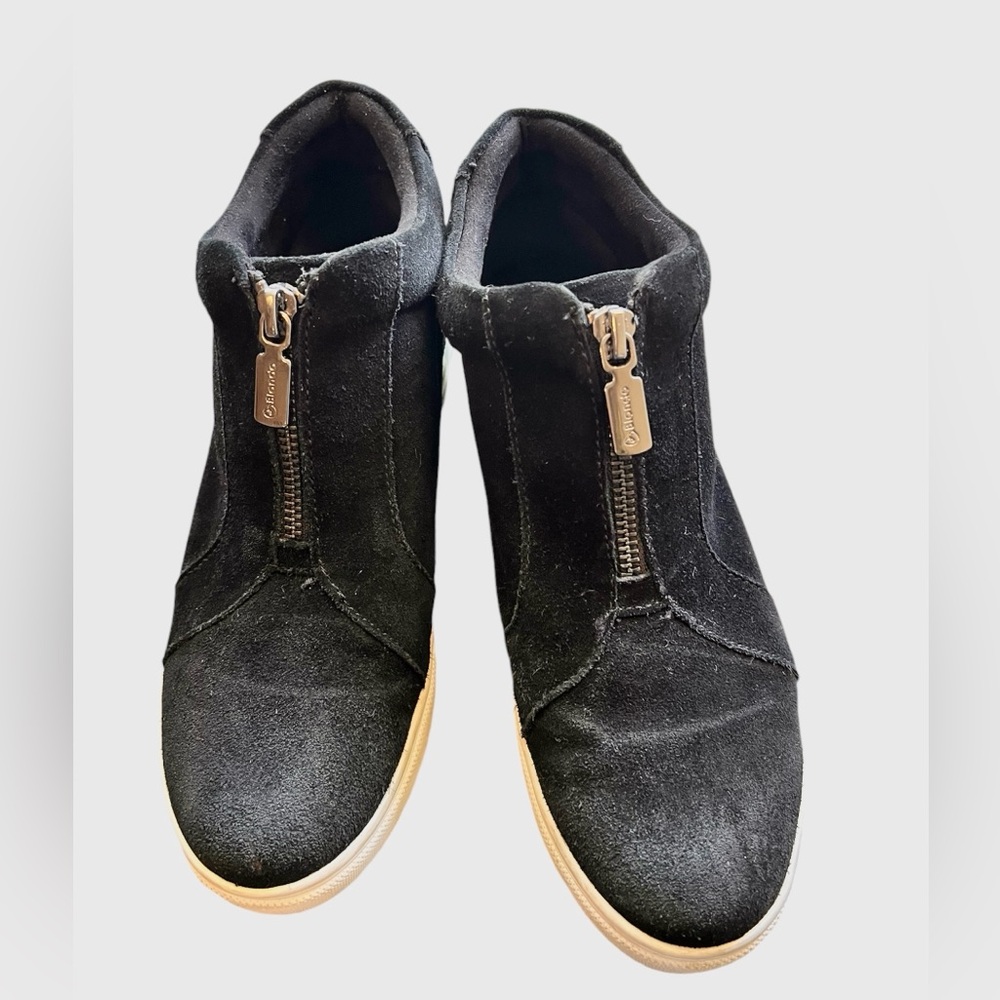 Blondo ankle sneaker booties with front zipper, waterproof, good pre-loved cond.
